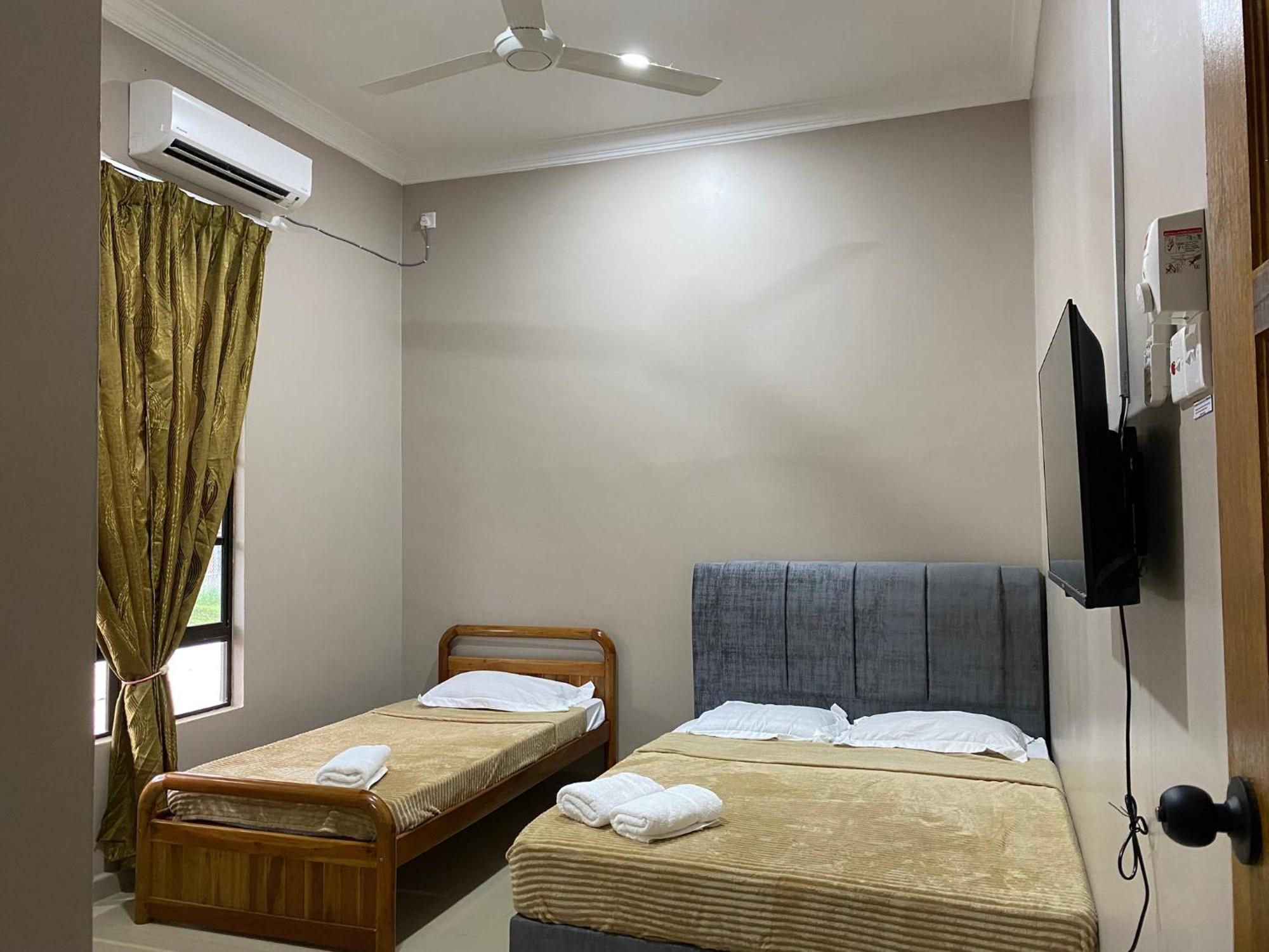 Sasuka Guesthouse Marang Exteriér fotografie