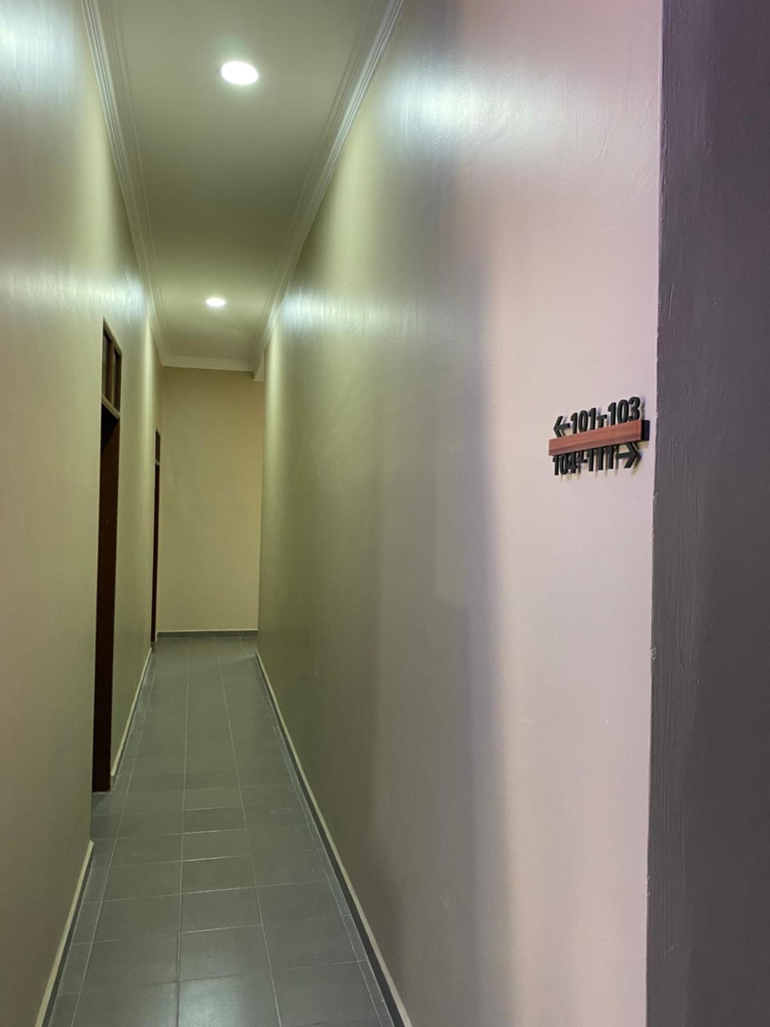 Sasuka Guesthouse Marang Exteriér fotografie
